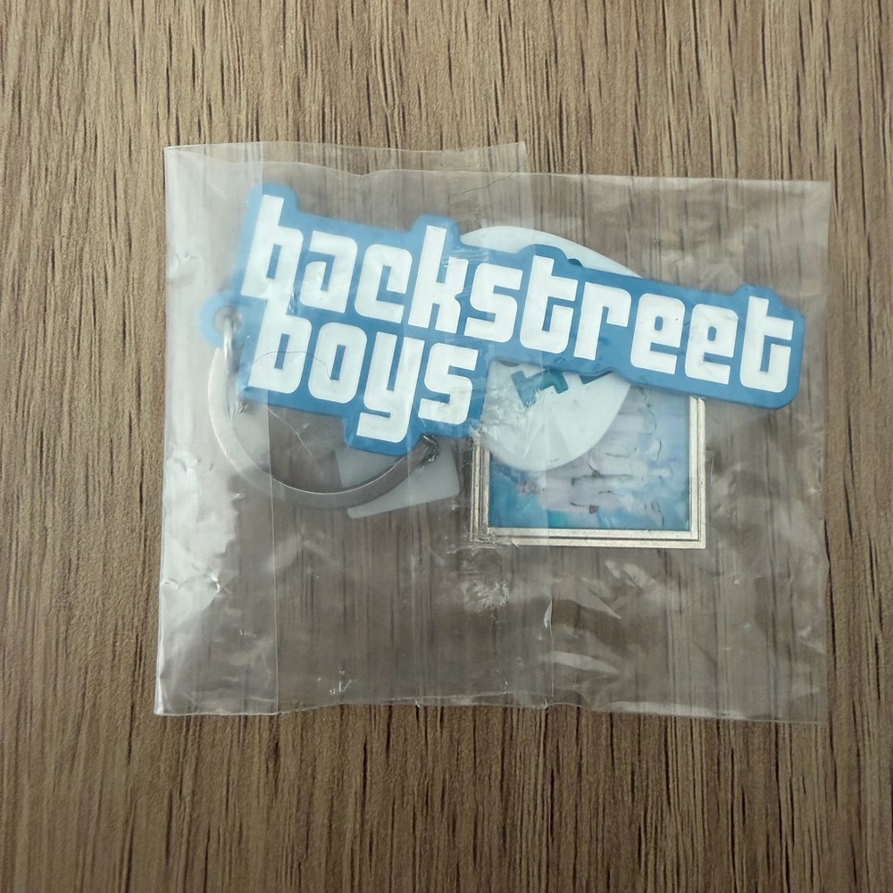 Backstreet Boys Sphere Residency Keychain & Bag - Picture 3 of 5